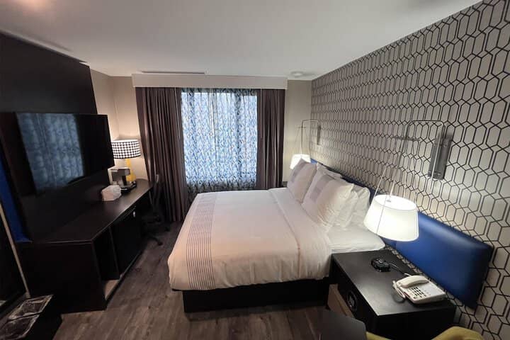 Room 16 of 26
