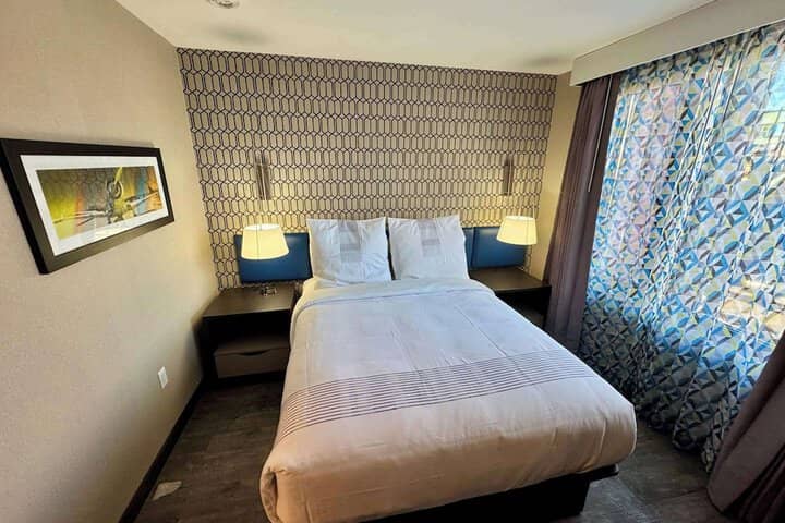 Room 9 of 26