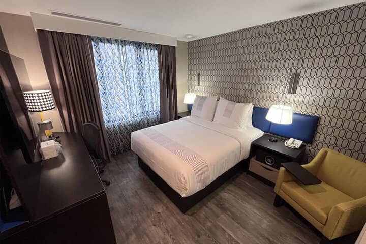 Room 15 of 26