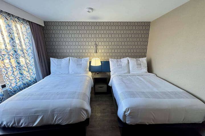 Room 3 of 26